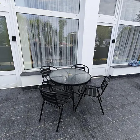 TRZY FALE Mielno Chrobrego 8 *