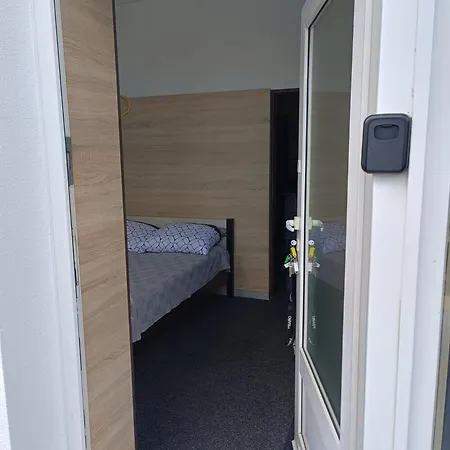 アパート Trzy Fale ミエルノ